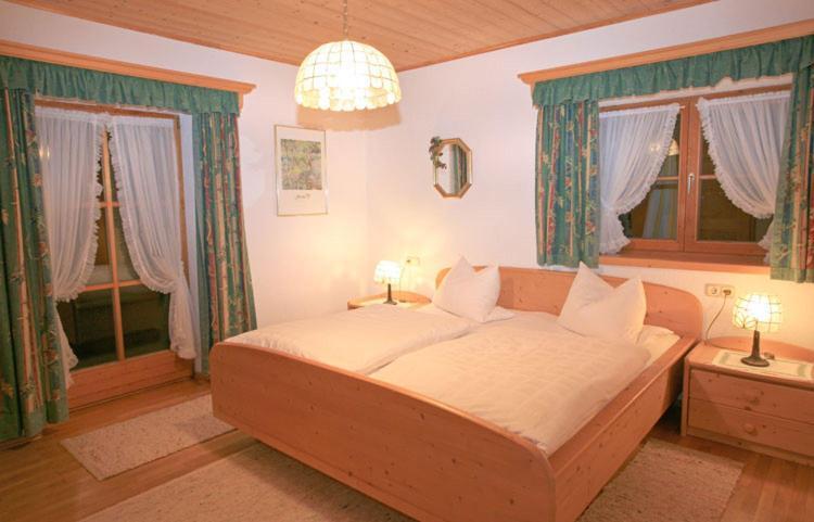 Gaestehaus Gschwendtner - Chiemgau Karte Инцелль Экстерьер фото