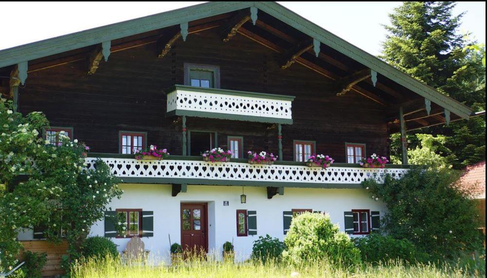 Gaestehaus Gschwendtner - Chiemgau Karte Инцелль Экстерьер фото